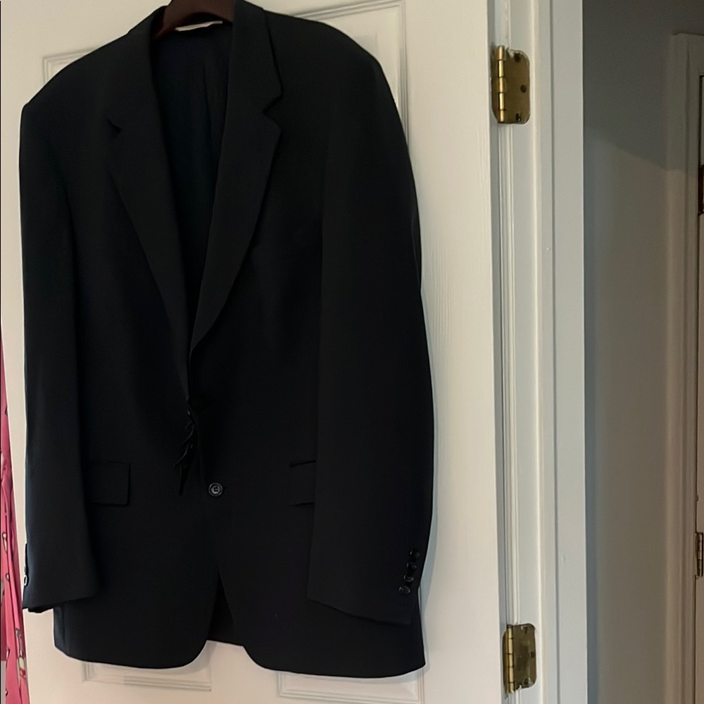 Stylish Evan Picone men’s suit
